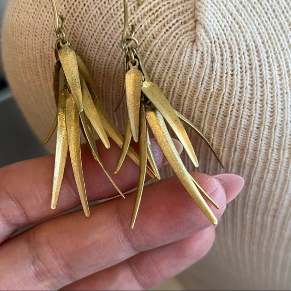 Delicate Gold Leaf Earrings - Picture 8 of 14
